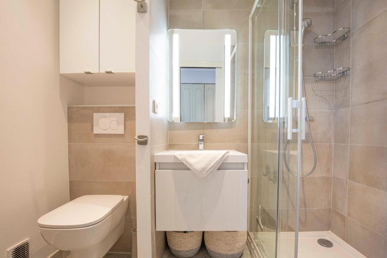 BNB RENTING chez J-P - 100m beach 2-4pers terrace sea view pool garage Antibes Zewnętrze zdjęcie